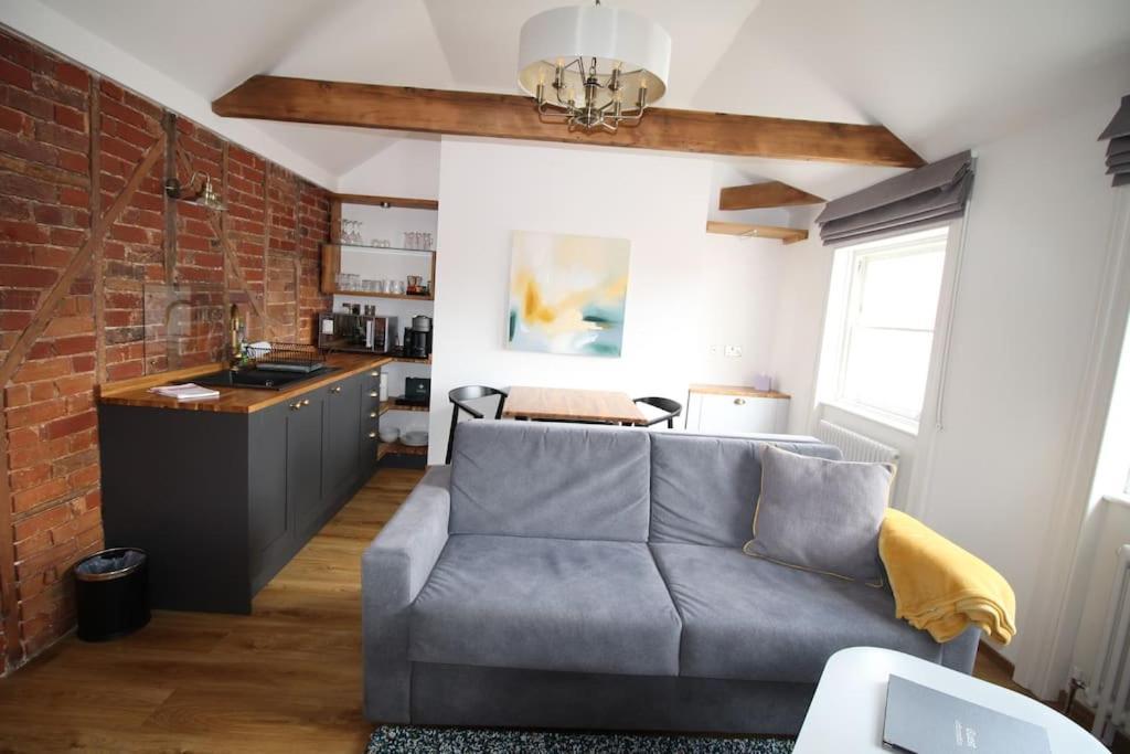 Apartment 6 At Number 8: City Centre, 1 Bedroom, Sofa Bed In Lounge Canterbury Exterior foto